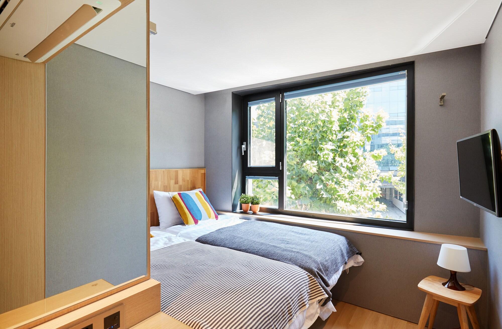 Hostel Cleo Seoul Hongdae Zewnętrze zdjęcie
