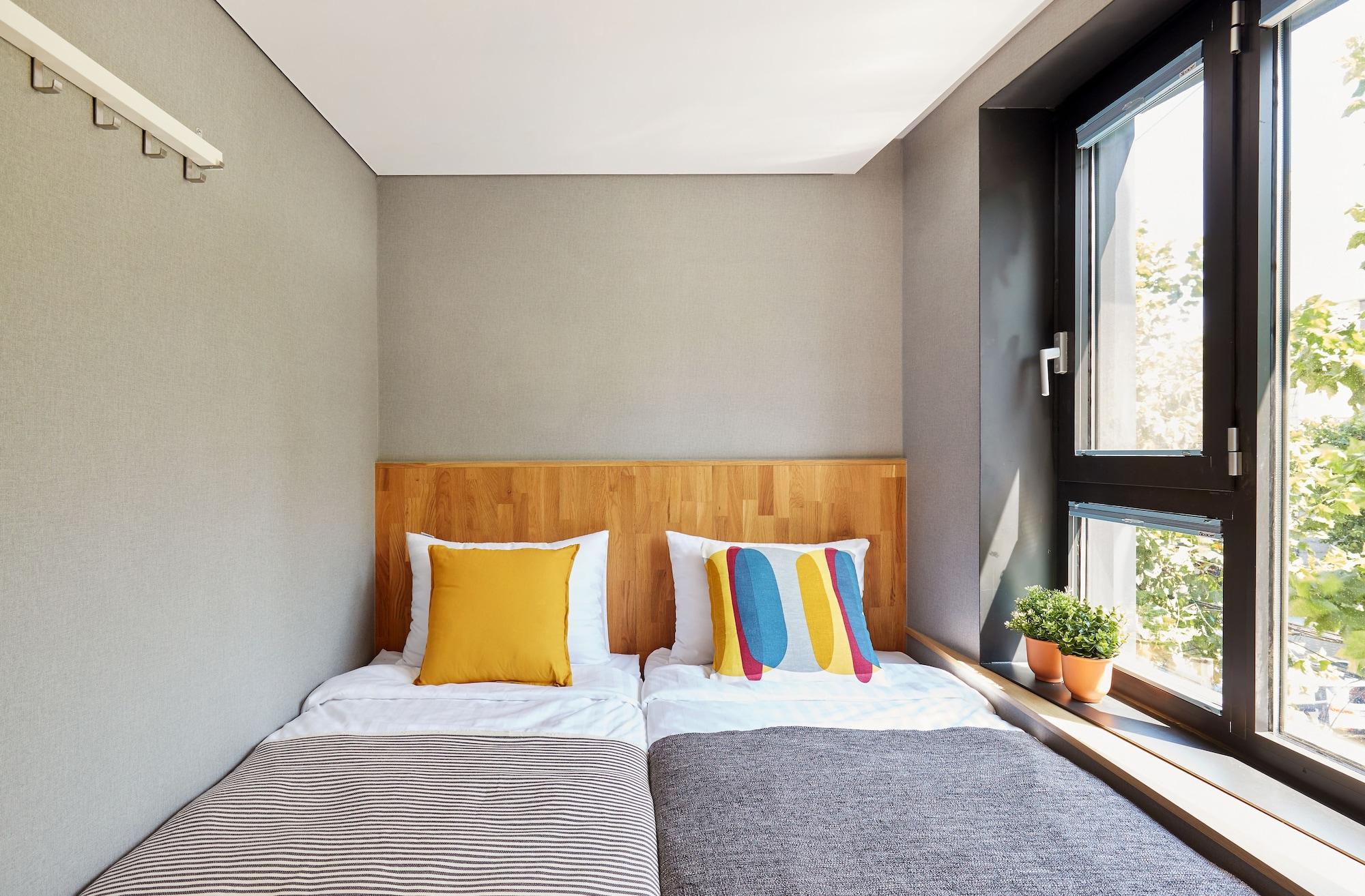 Hostel Cleo Seoul Hongdae Zewnętrze zdjęcie