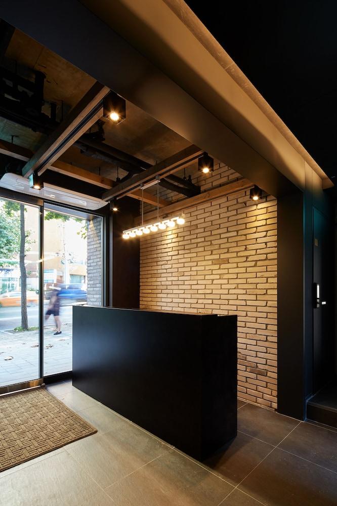 Hostel Cleo Seoul Hongdae Zewnętrze zdjęcie