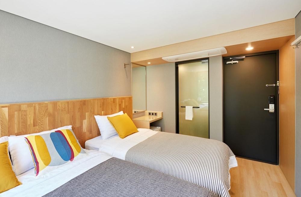Hostel Cleo Seoul Hongdae Zewnętrze zdjęcie