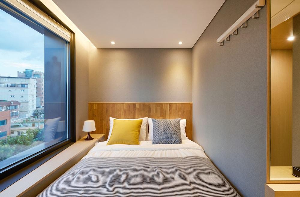 Hostel Cleo Seoul Hongdae Zewnętrze zdjęcie