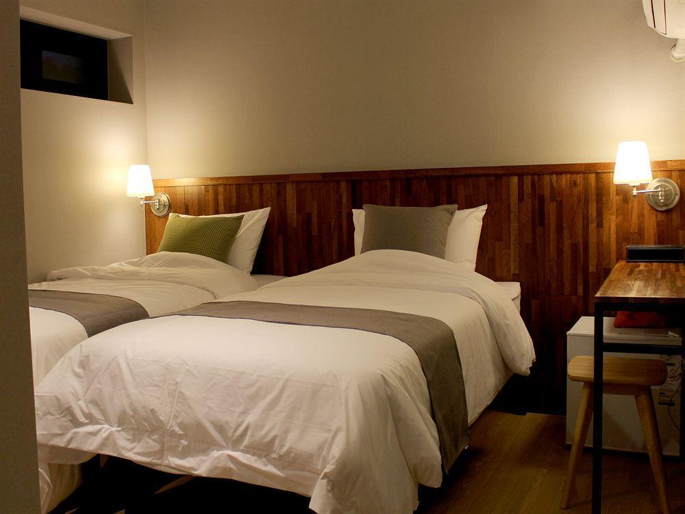Hostel Cleo Seoul Hongdae Zewnętrze zdjęcie