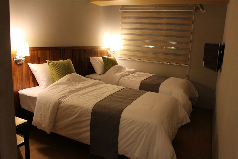 Hostel Cleo Seoul Hongdae Zewnętrze zdjęcie