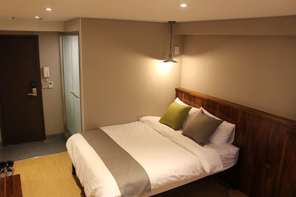 Hostel Cleo Seoul Hongdae Zewnętrze zdjęcie